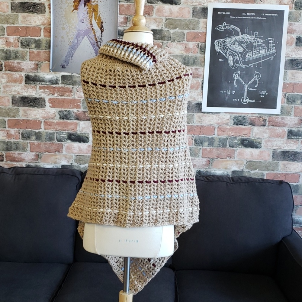 Lady's poncho - Picture 2 of 3